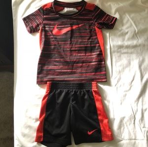 NIKE Boys 3T Shirt/Short Set Red Black